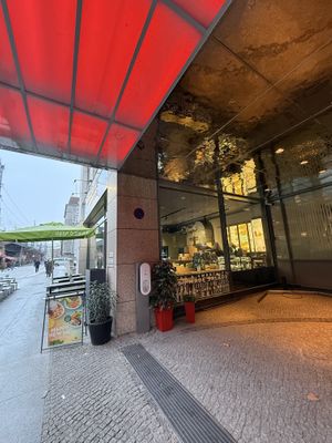 front  at Dean & David - Friedrichstr in Berlin