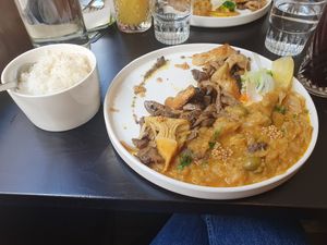 Yassa vegan at Table Metis in Paris