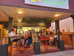 ALfresco dining at Italia Pizza & Pasta in Currimundi