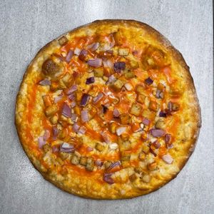 Vegan Buffalo Chick'n Pizza at Troy's Italian Kitchen in Arlington