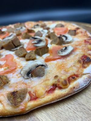 vegan pizza at Troy's Italian Kitchen in Arlington