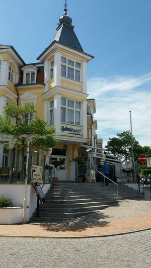 Eingang at Banzino im Hotel zur Post in Bansin