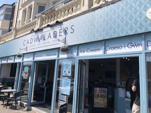 Nice big place right opposite the beach    at Cadwaladers in Cardiff