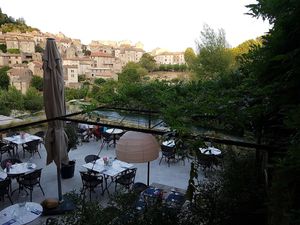 Restaurant at Brasserie l'Ecole in Olargues