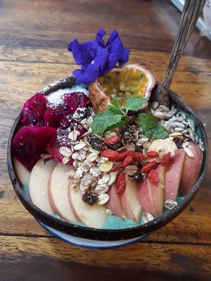 Minty Blues smoothie bowl at Blossom Cafe in Pai