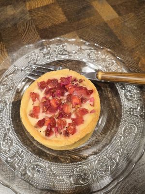 Strawberry cheese tart at Rumah Juliet in Jakarta