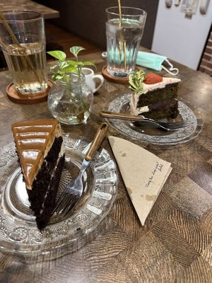 Caramel and Matcha cake #Veganuary at Rumah Juliet in Jakarta