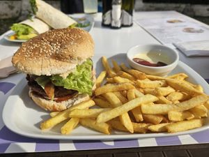 Beyond burger at Roots Cafe in Cascais