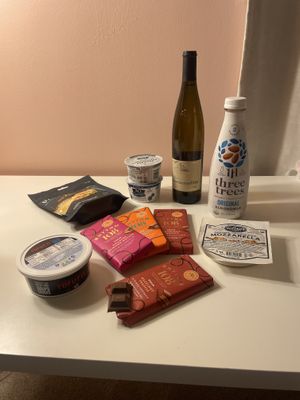 Yummy yummy 🍫🍾  at Vegan Popup By XMarket in Venice