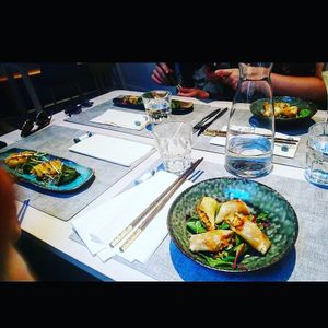 Gauche : gyozas deux couleurs / droite : nems at Namo Toyodoo in Besancon