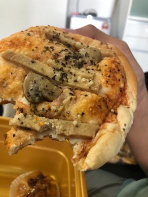 Pizza at No Meat Recipe Bakerway Cafe in Skudai