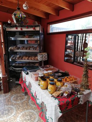 Vegan bread at Emporio Delifrutos in El Quisco