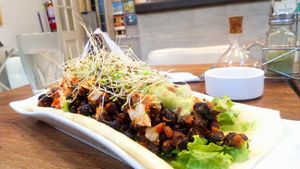 Taco at Samadhi Veggie Food in Lima