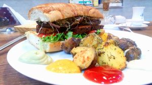 Pan con chicharrón at Samadhi Veggie Food in Lima