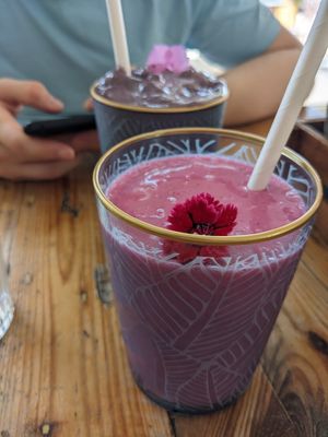 Pink dragon smoothie ve at Meraki Market Cafe in Paphos