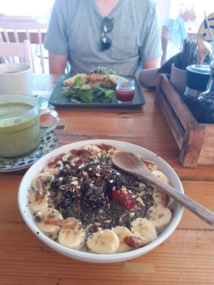 Porridge at Meraki Market Cafe in Paphos
