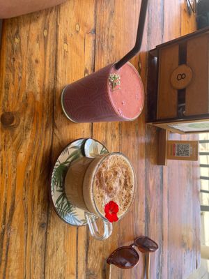Ping dragon smoothie and chai latte  at Meraki Market Cafe in Paphos