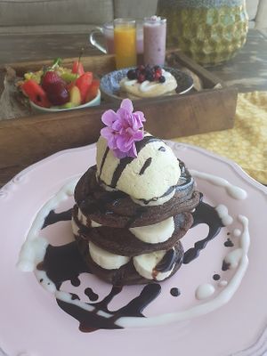 Chocolate Pancakes at Meraki Market Cafe in Paphos