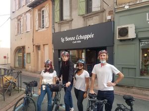 La Bonne Echappée - vegan café and bike shop in the heart of the Gaillac wine region, southwest France. at La Bonne Echappée in Gaillac