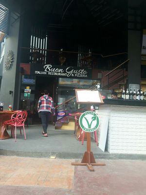 The outside got this big vegan friendly sign which was the reason we decided to eat there at Buon Gusto in Phuket