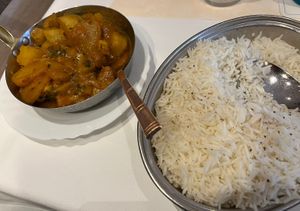 Veganes Aloo Gobi mit Basmatireis  at Zum Hopfengarten in Hanau