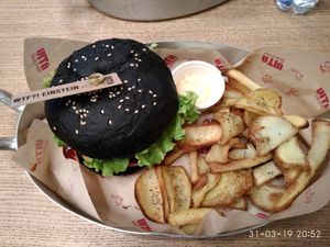 Wtf? Einstein! burger at Vita Italian Burger in Milan