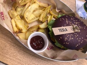 Tesla burger at Vita Italian Burger in Milan