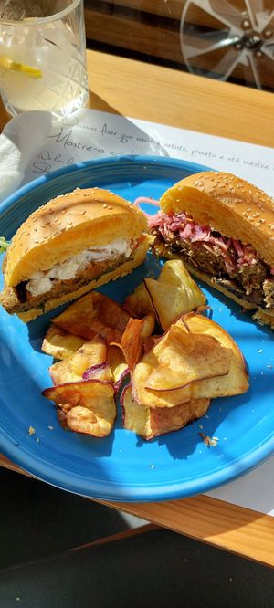 The place is cozy and nice. The food was delicious at Supléxio in Sao Miguel