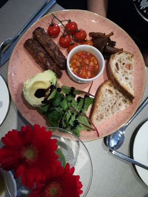 Full breakfast at Cafe Forty One in West London