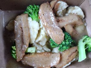 Chikun n Mashed w gravy (no onions). I recommend getting extra broccoli at TNK Vegan Cafe in Modesto