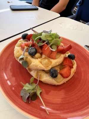 Milhojas con crema vegana  at Takuara in Badalona