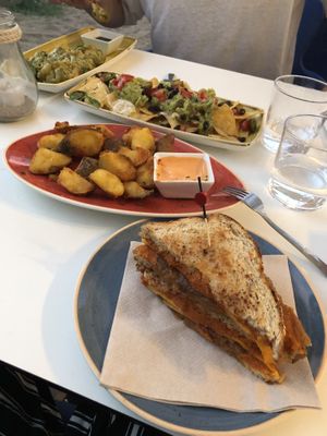 Una cena súper completa, barata y buena!! 100% vegana!! at Takuara in Badalona