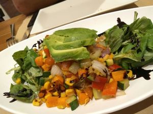 Ensalada templada at La Huella Vegana - Las Rozas in Madrid