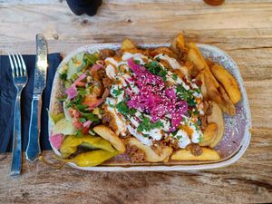 Vöner with "crispers" type of french fries at Turo's Heavy Kebab in Pori
