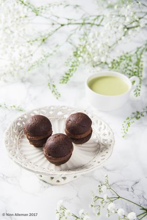 raw macaroons at Les Petites Patisseries in Paris