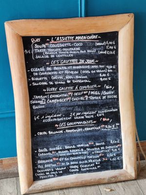  at Harmonika in Dinan