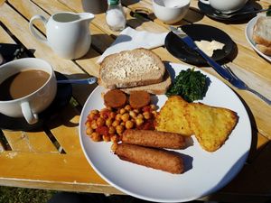 Veganized traditional irish breakfast - while sitting outside in the sun! at Bláth na Gréine in Inis Oirr