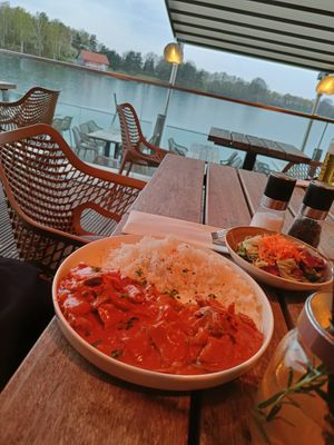 Veganer Gescneltzes, comes with vegan salad at Else am See in Schuettorf