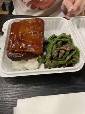 “Ribs” and green beans  at NuVegan in Richmond