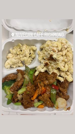 Mac and cheese and spare ribs!!! So good at NuVegan in Richmond