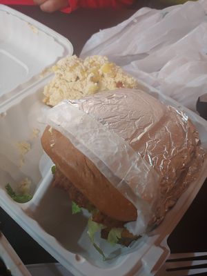 Black Bean Burger and vegan mac n cheese at NuVegan in Richmond