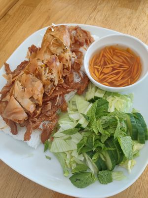 Banh hoi cha gio at VG Wok - Tykistökatu in Turku