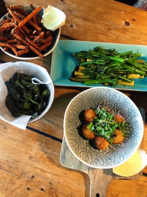 Sweet potato fries, grilled veggies in hoisin, pimente de padron and green curry balls with wasabi mayo at Paviljoen West Aan Zee in West-terschelling