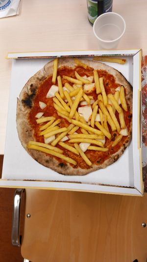 Vegan patatosa: mozzarella and fries at Al Carmine in Padua