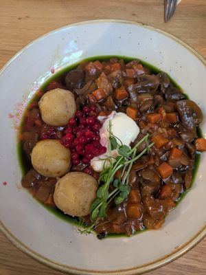 Mushroom stew with potatoes and sour cream at Pingvinen in Bergen