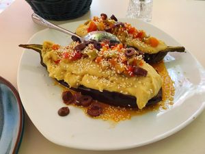 Μελιτζάνα γεμιστή με φάβα πολύ ουάου. at Seminario in Syros