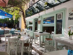 Όψη από έξω. at Seminario in Syros