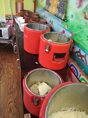 Rice n soup tings at Leshanzhai in Kunming