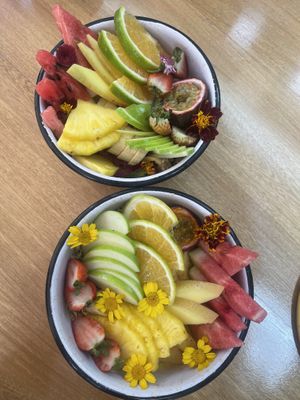 Amarillo bowl and Rojo bowl  at Betty's Bowls in Medellin