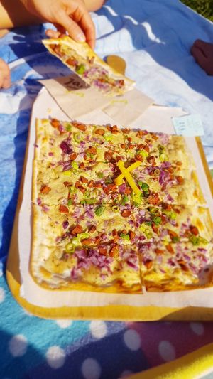 Flammkuchen mit Zwiebeln und Tofu at Strandbad Pilsensee in Seefeld